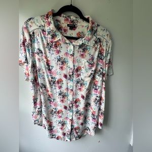 Torrid size 2 short sleeve blouse